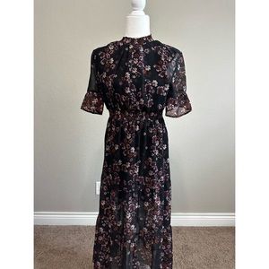 Maxi floral dress great for fall or winter .